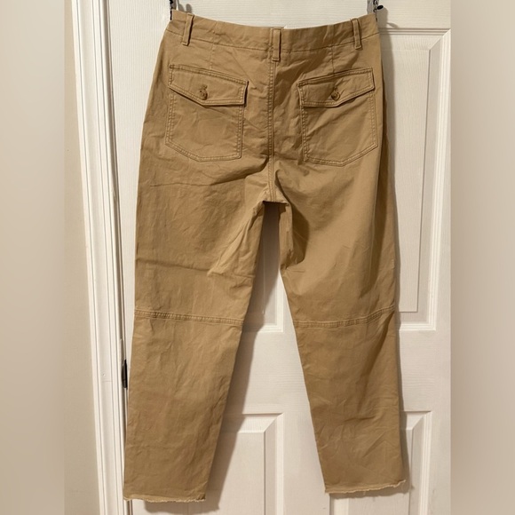 Gently Worn Banana Republic Girlfriend Authentic Chino Pants in Tan - Picture 5 of 5